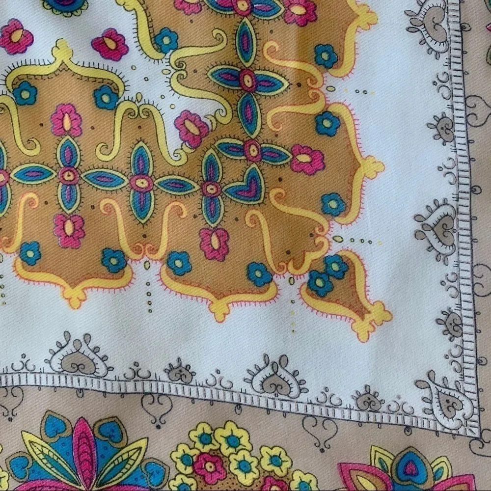 Vtg silk detailed design beige, blue, pink yellow